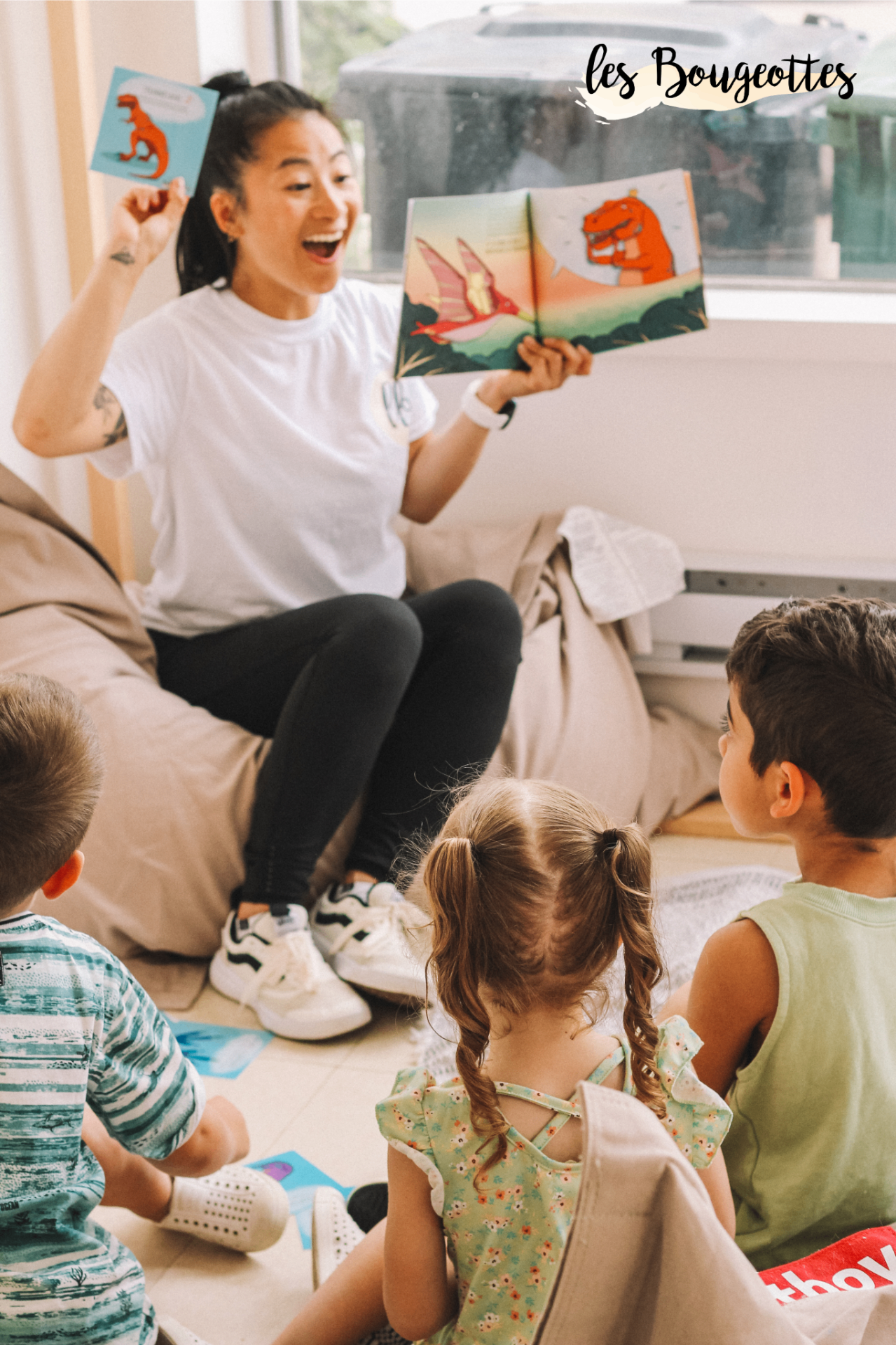 Heure du conte active avec animatrice et enfants